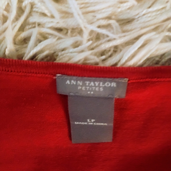 Ann Taylor Elegant Red Wrap Top Petite PL Side Faux Tie W Beads - Picture 4 of 6